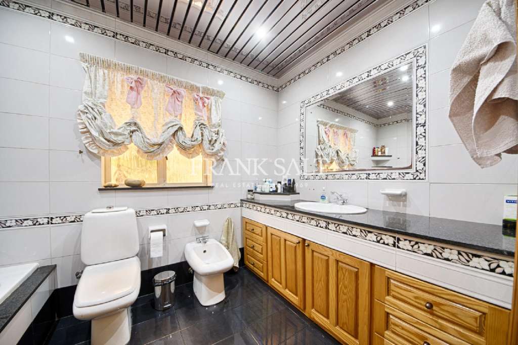 4 Bed, ApartmentFor Sale, Santa Venera, Malta