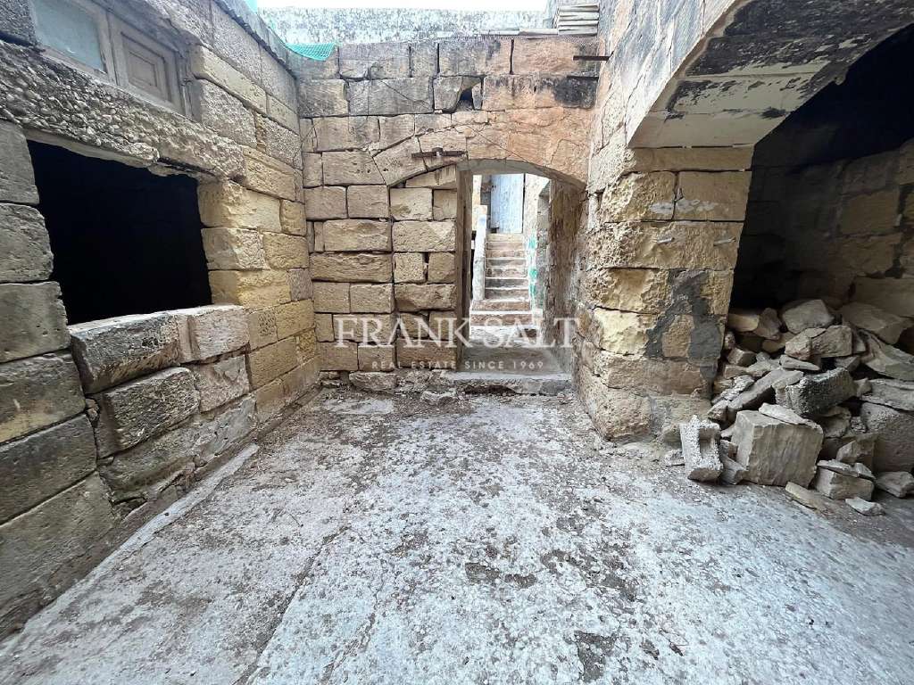 HouseFor Sale, Maghtab, Malta