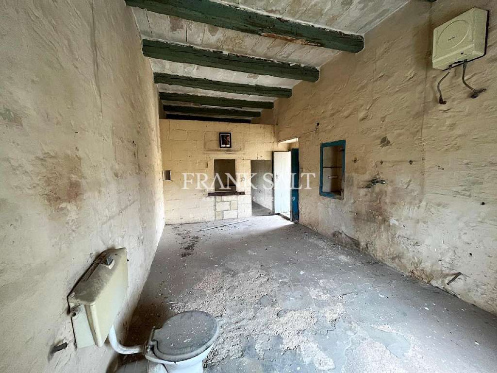 HouseFor Sale, Maghtab, Malta
