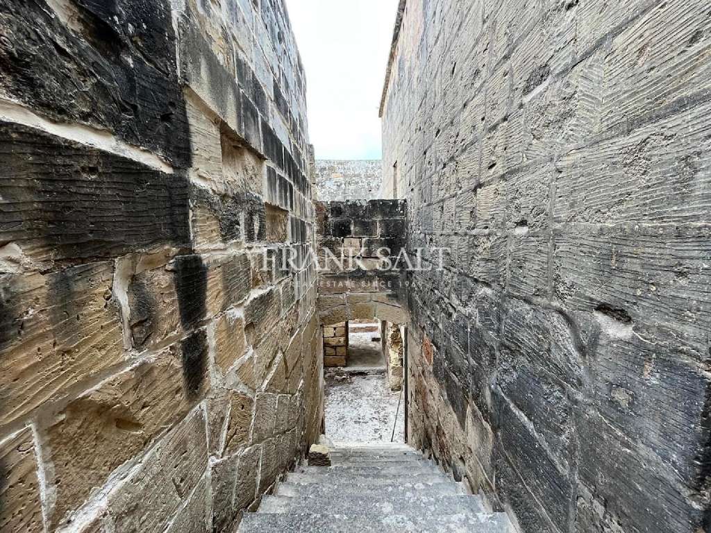 HouseFor Sale, Maghtab, Malta