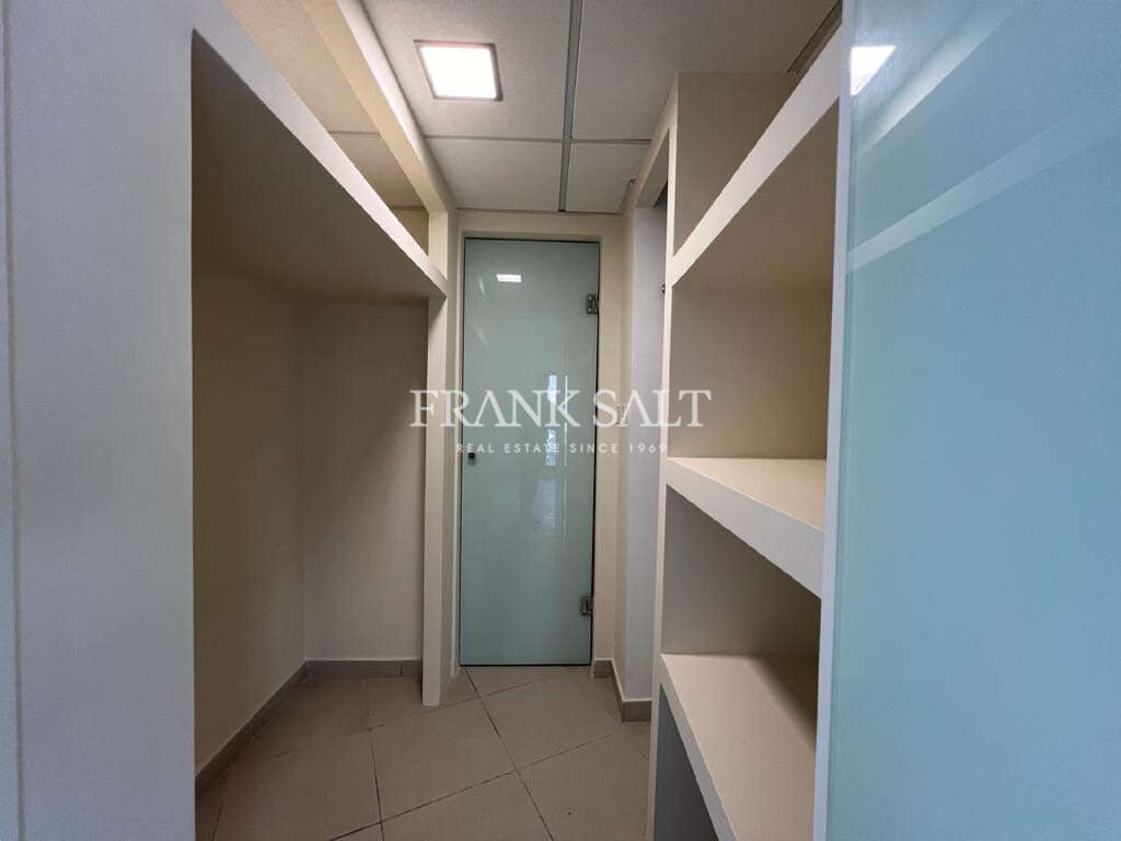 1 Bed, ApartmentFor Sale, Portomaso, Malta