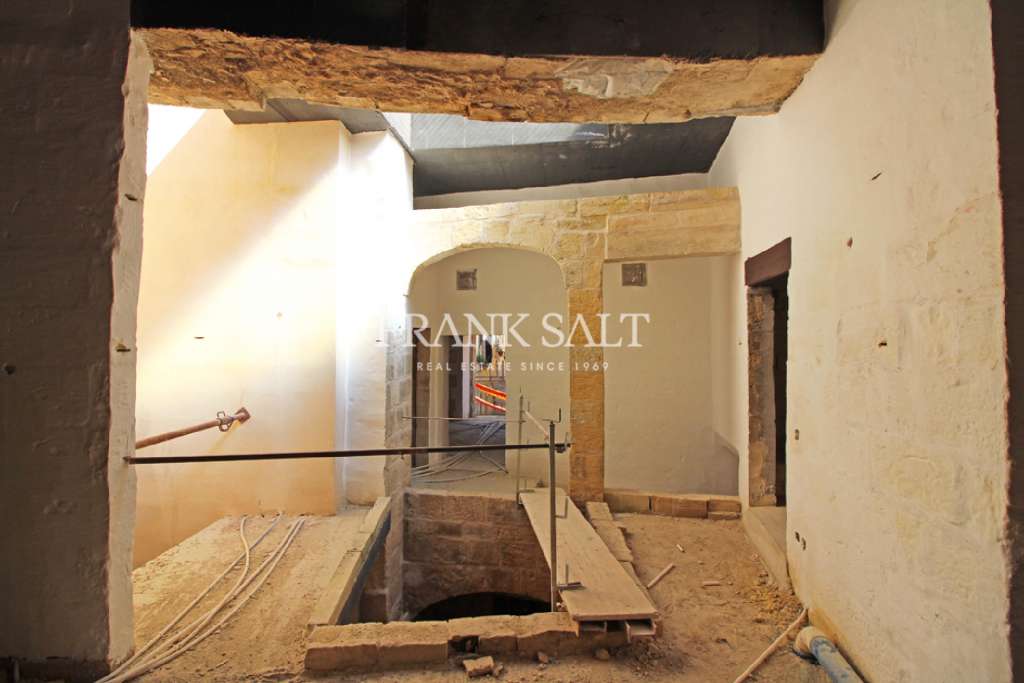 Commercial Property, For Sale