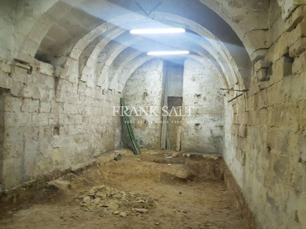 Commercial Property, For Sale