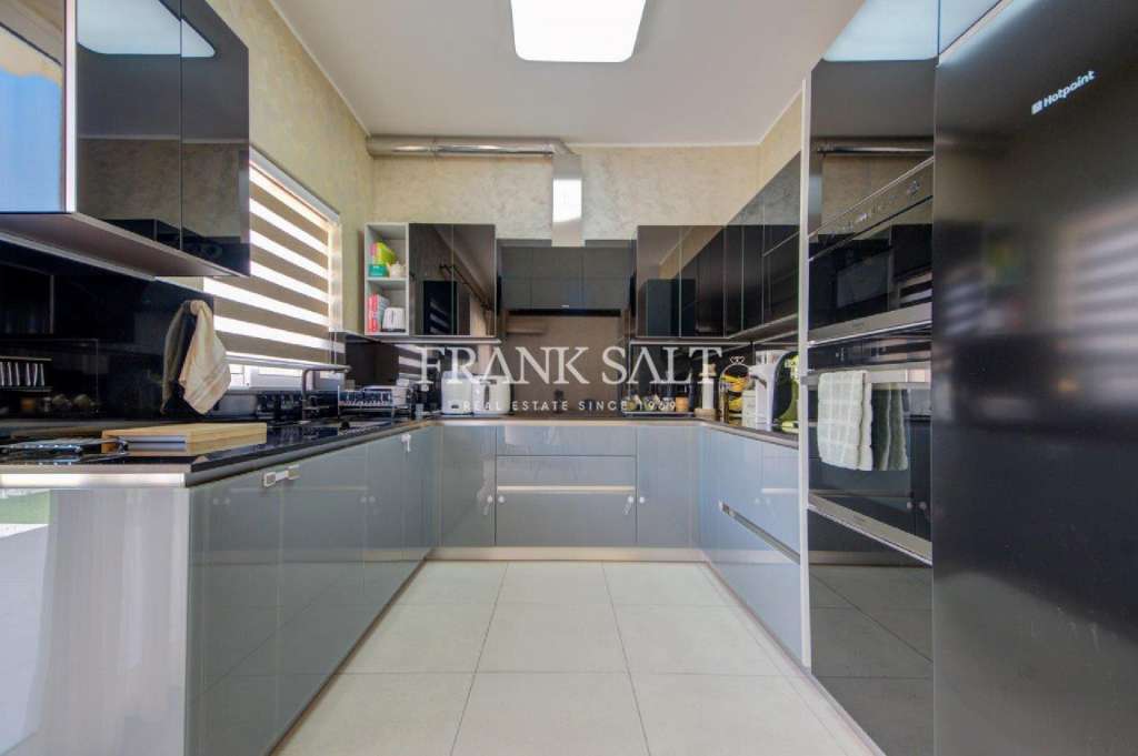 2 Bed, ApartmentFor Sale, Qawra, Malta