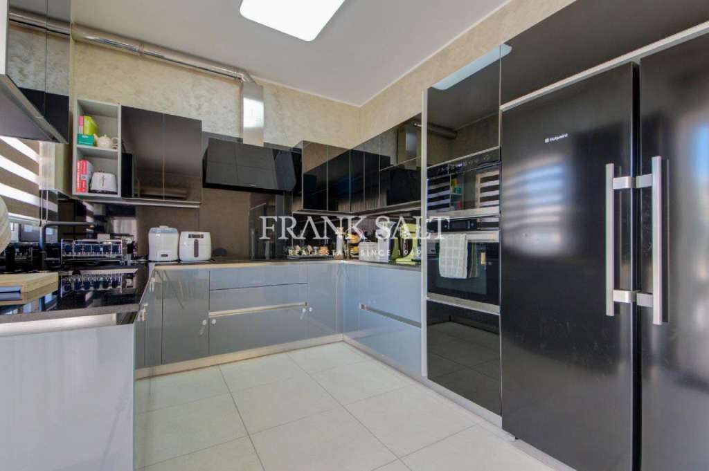 2 Bed, ApartmentFor Sale, Qawra, Malta