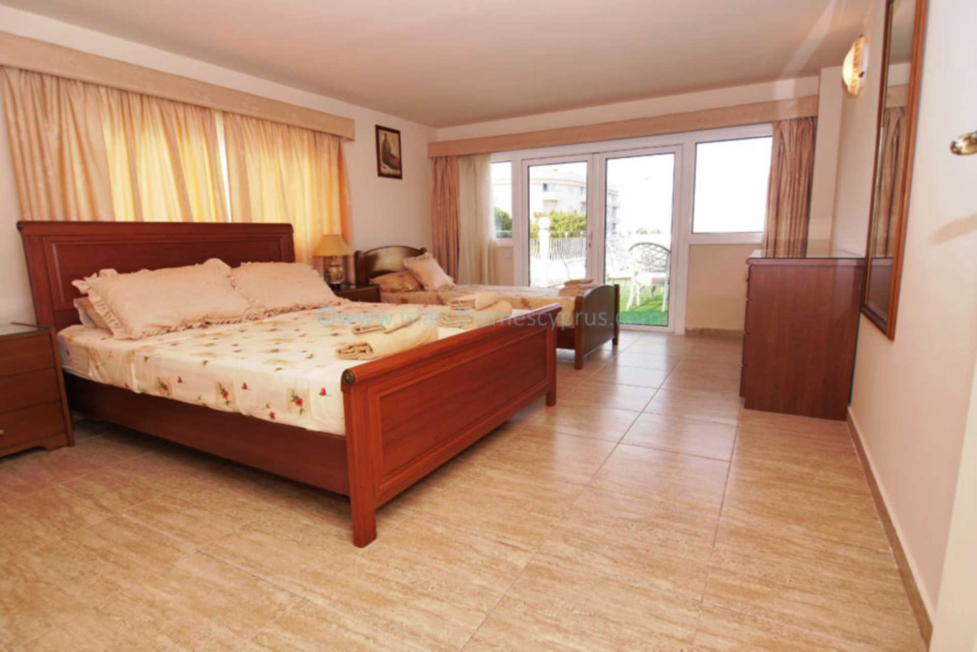 Commercial Property, For Sale