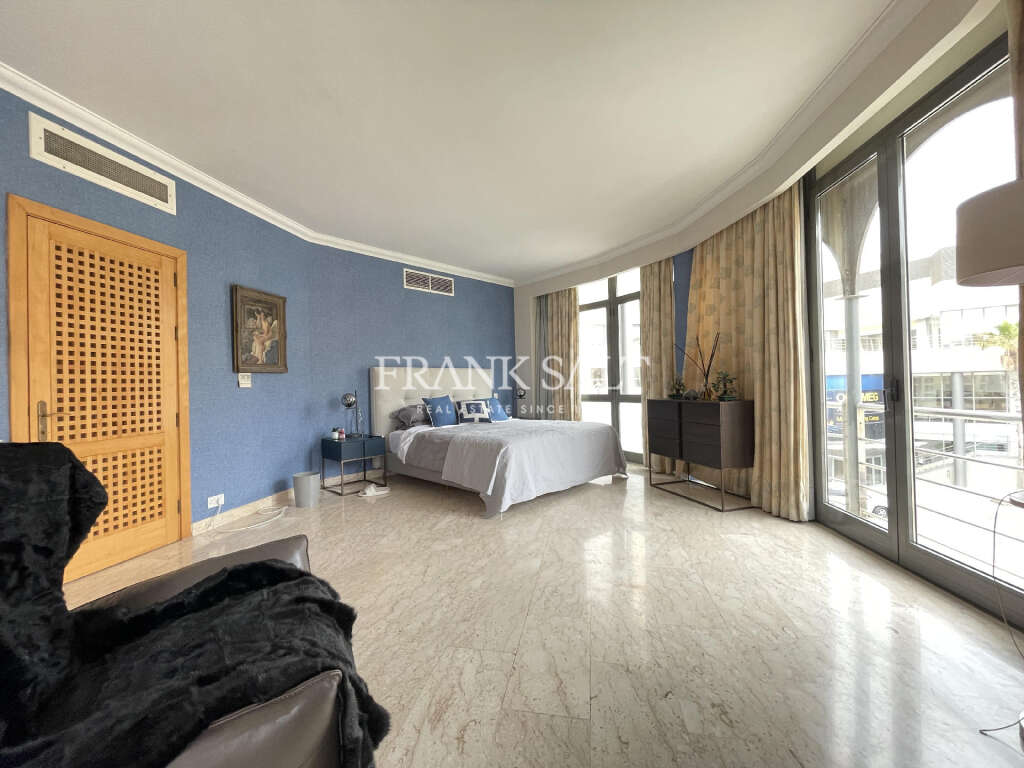 3 Bed, ApartmentFor Sale, Portomaso, Malta