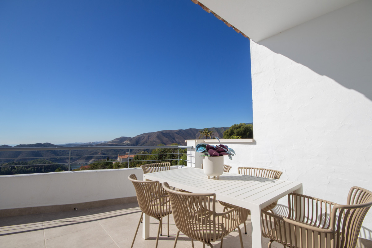 1 Bed, ApartmentFor Sale, Istán, Malaga