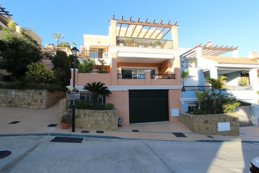 4 Bed, 3 Bath, HouseFor Sale, Nueva Andalucia, Malaga 4 Bed, 3 Bath, HouseFor Sale, Nueva Andalucia, Malaga