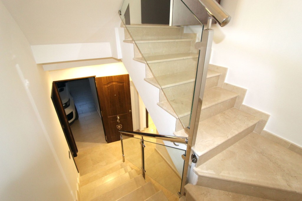 4 Bed, 3 Bath, HouseFor Sale, Nueva Andalucia, Malaga 4 Bed, 3 Bath, HouseFor Sale, Nueva Andalucia, Malaga