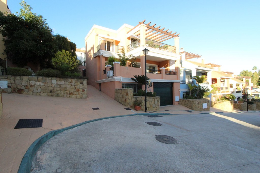 4 Bed, 3 Bath, HouseFor Sale, Nueva Andalucia, Malaga 4 Bed, 3 Bath, HouseFor Sale, Nueva Andalucia, Malaga