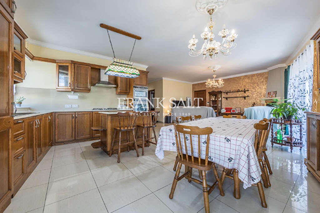 3 Bed, ApartmentFor Sale, Marsascala, Malta