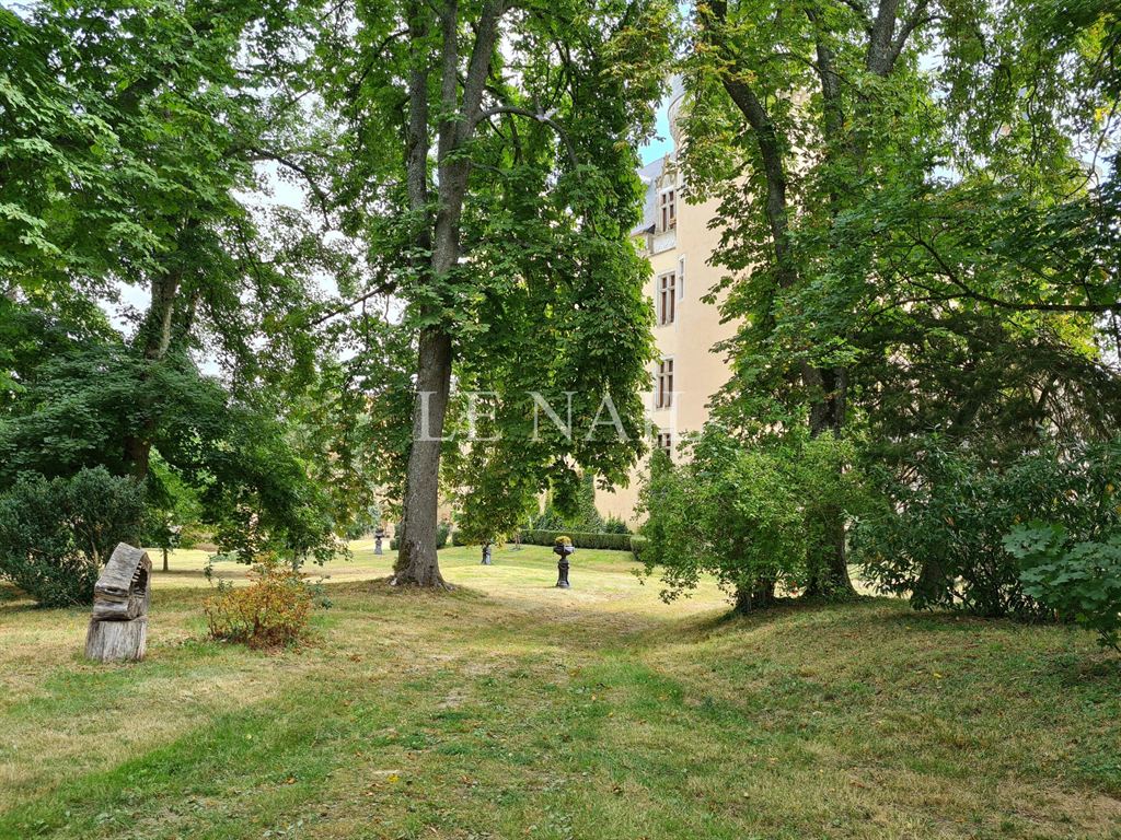 8 Bed, HouseFor Sale, Châteauroux, Châteauroux