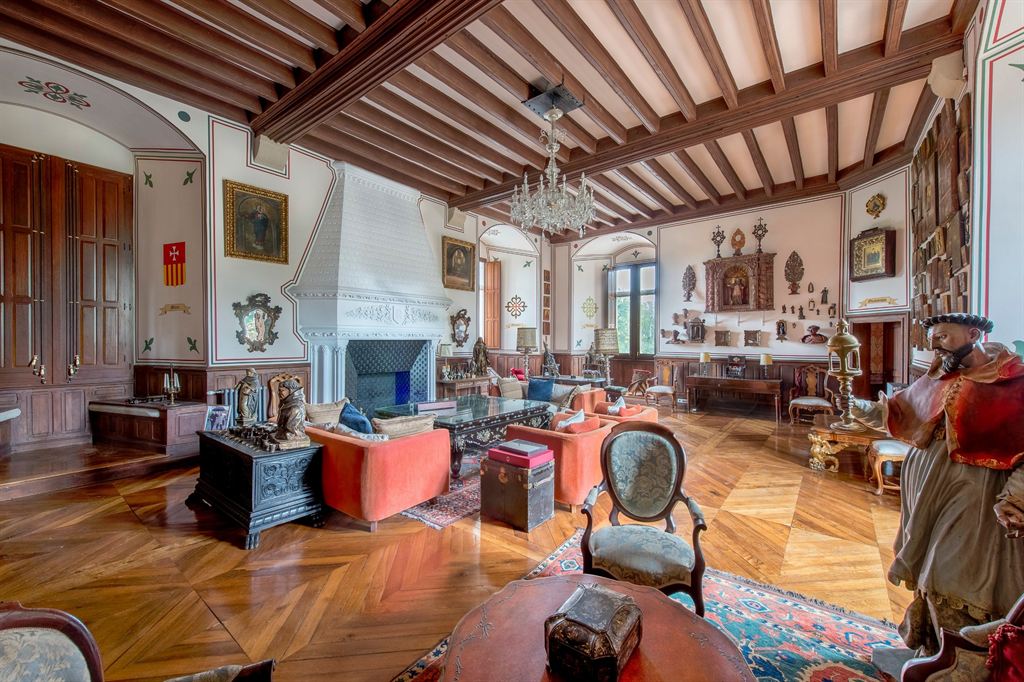 8 Bed, HouseFor Sale, Châteauroux, Châteauroux