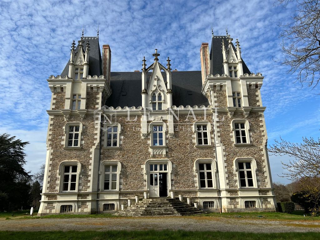 7 Bed, HouseFor Sale, Château-Gontier, Château-Gontier