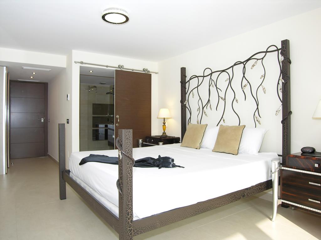 8 Bed, 8 Bath, HouseFor Sale, Marbella, Malaga, 29600 8 Bed, 8 Bath, HouseFor Sale, Marbella, Malaga, 29600