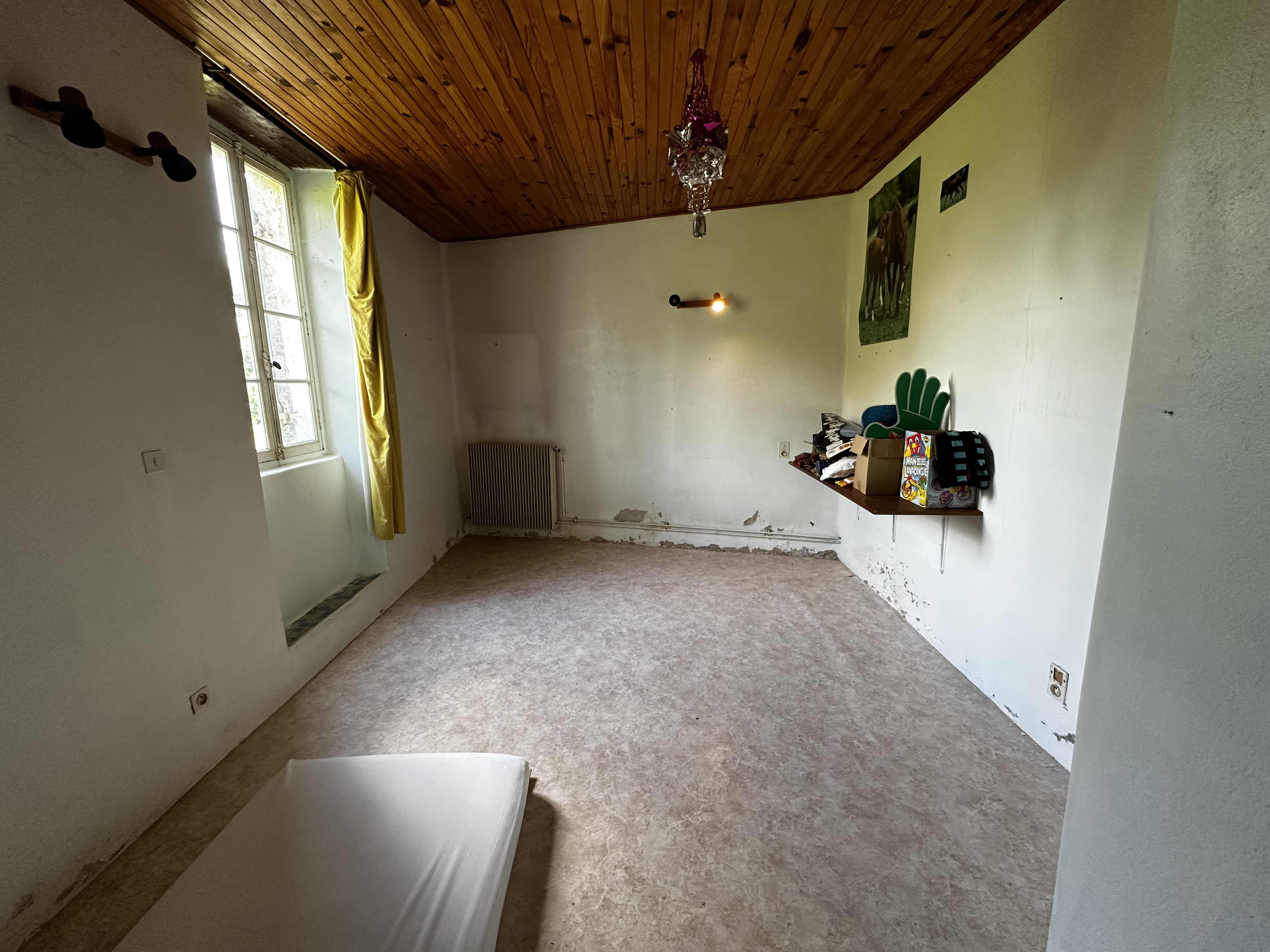 4 Bed, 1 Bath, HouseFor Sale, Taillecavat, Gironde, Aquitaine, 33580