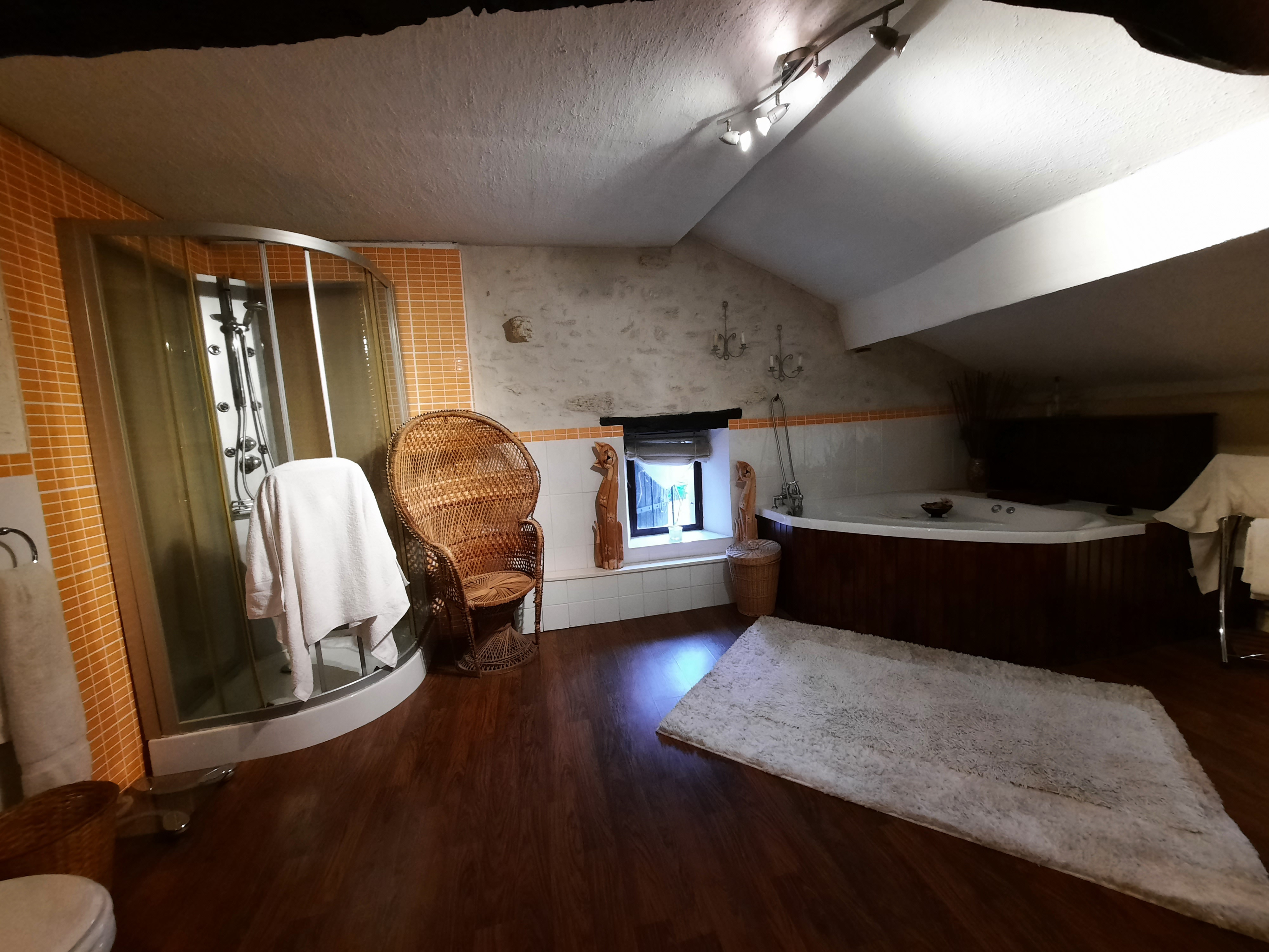 5 Bed, 2 Bath, HouseFor Sale, La sauvetat du dropt, Lot-et-Garonne, Aquitaine, 47800