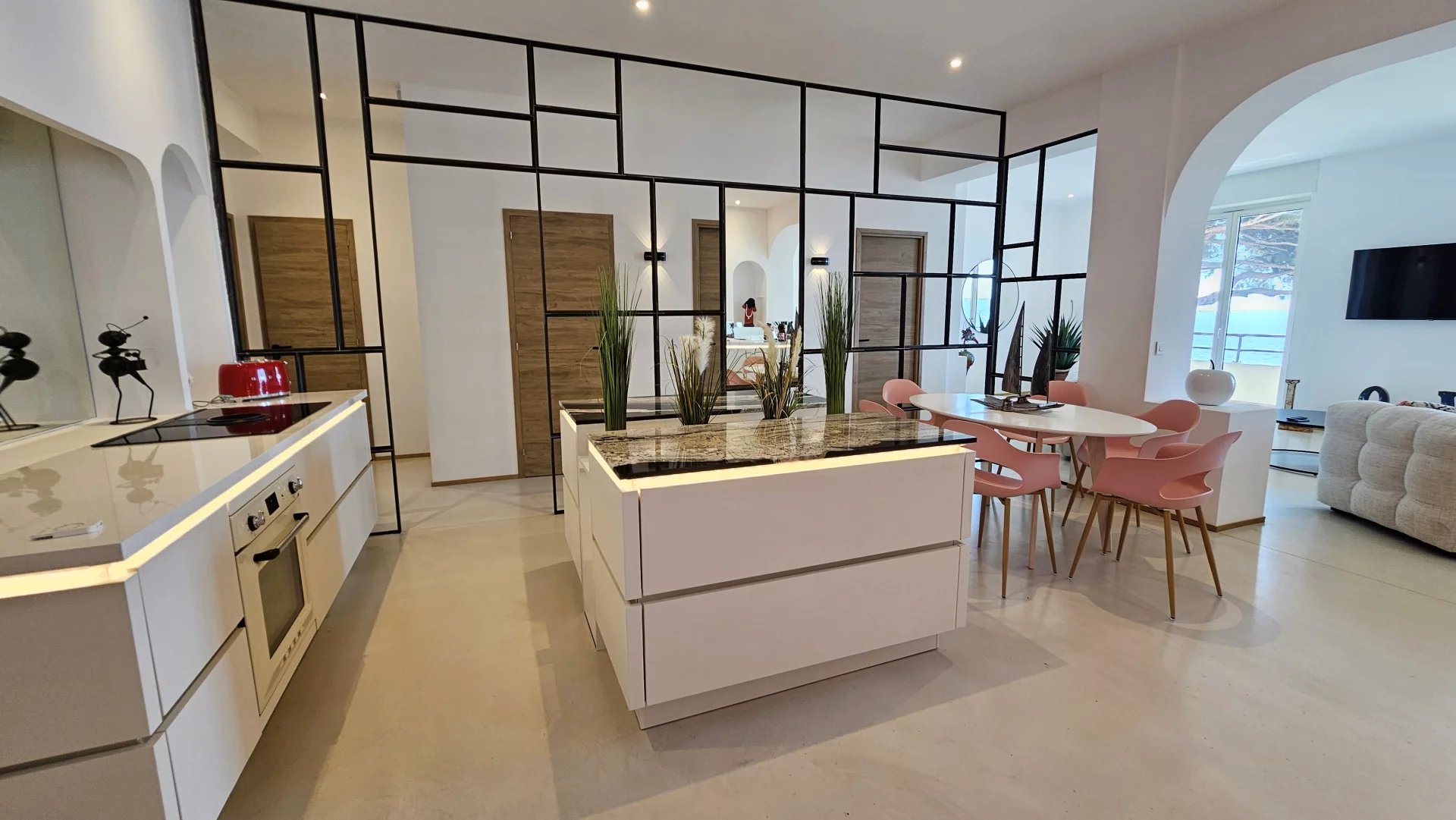 3 Bed, 2 Bath, ApartmentFor Sale, Sainte-Maxime, Var