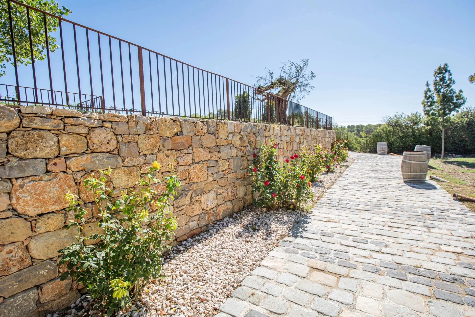 5 Bed, 3 Bath, HouseFor Sale, Draguignan, Var