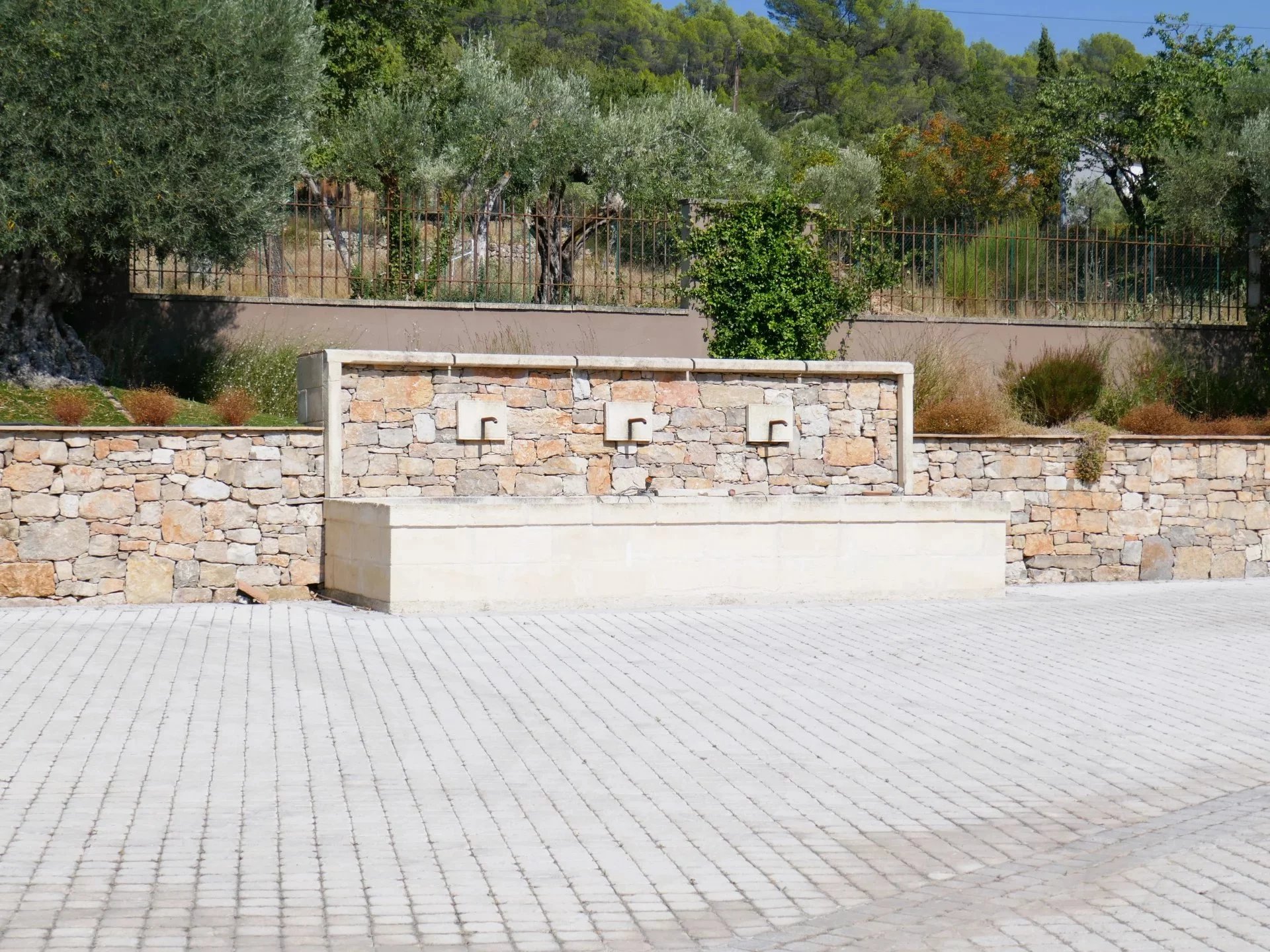 5 Bed, 3 Bath, HouseFor Sale, Draguignan, Var