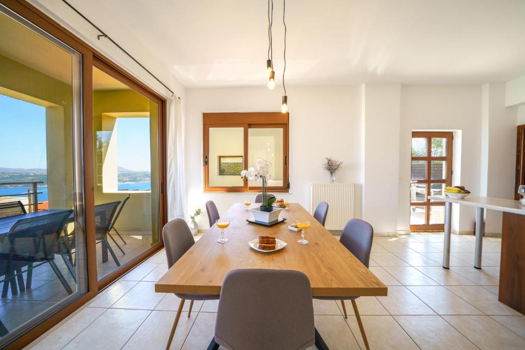 5 Bed, 3 Bath, HouseFor Sale, Chania, Crete