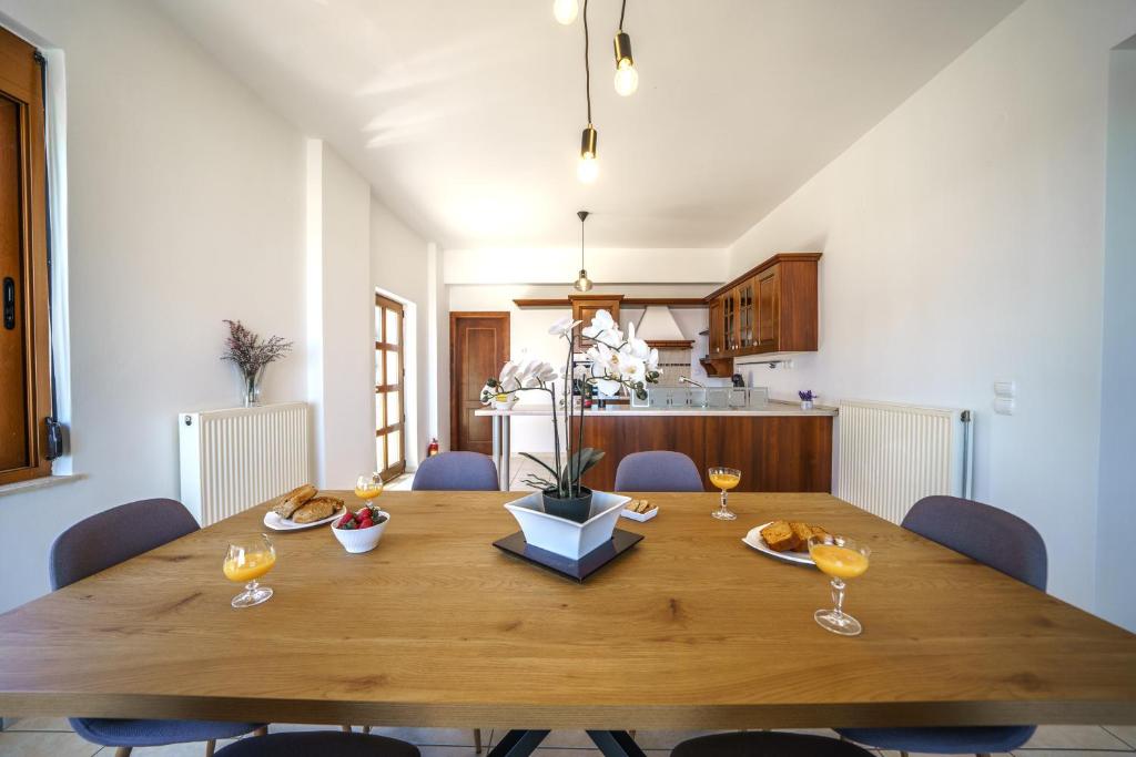 5 Bed, 3 Bath, HouseFor Sale, Chania, Crete