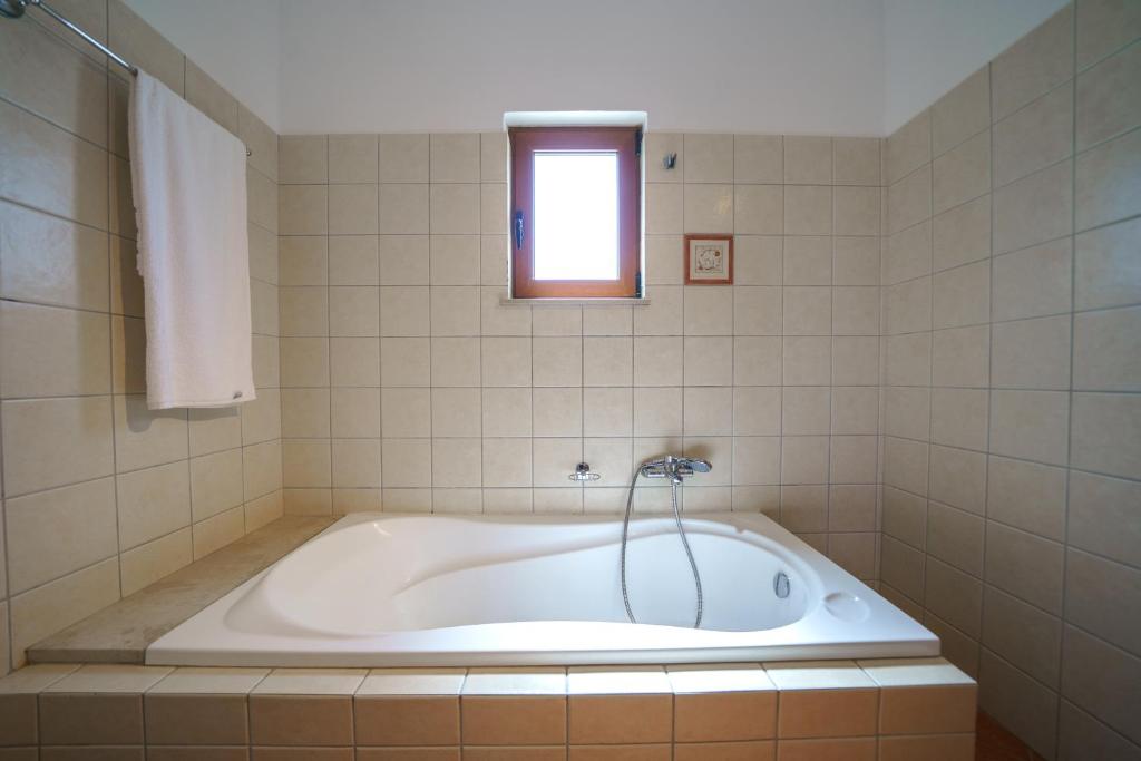 5 Bed, 3 Bath, HouseFor Sale, Chania, Crete