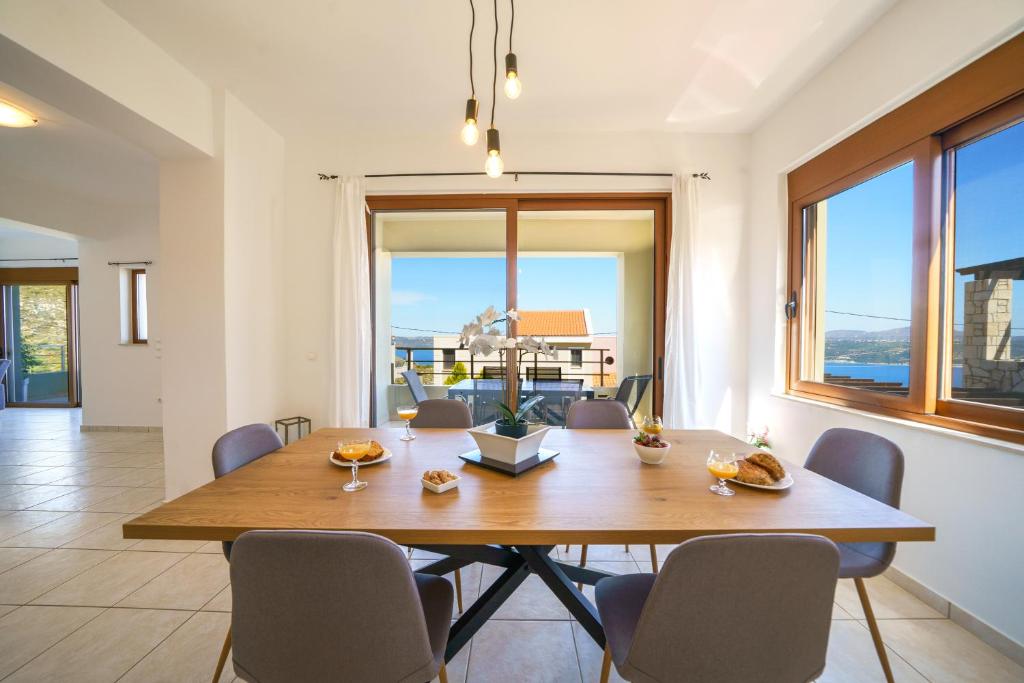 5 Bed, 3 Bath, HouseFor Sale, Chania, Crete