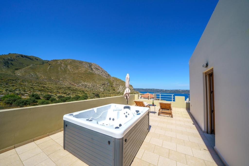 5 Bed, 3 Bath, HouseFor Sale, Chania, Crete