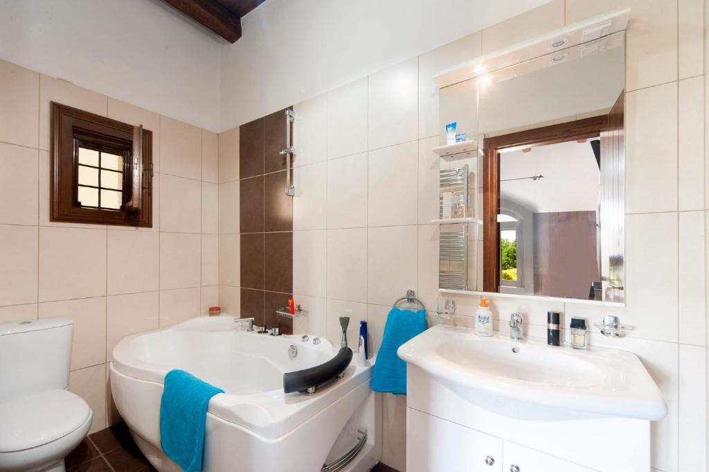 4 Bed, 3 Bath, HouseFor Sale, Chania, Crete