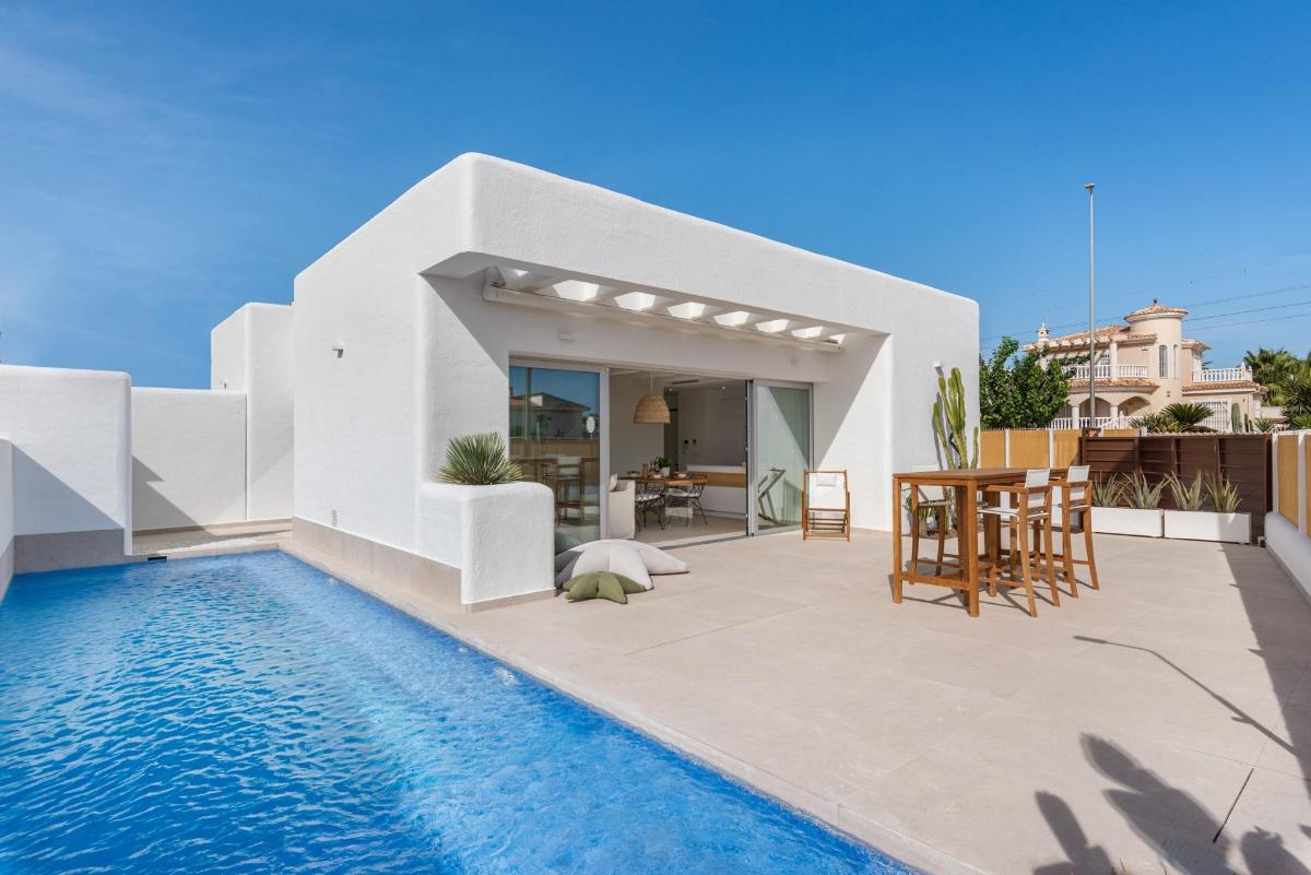 3 Bed, 2 Bath, HouseFor Sale, polideportivo, Alicante