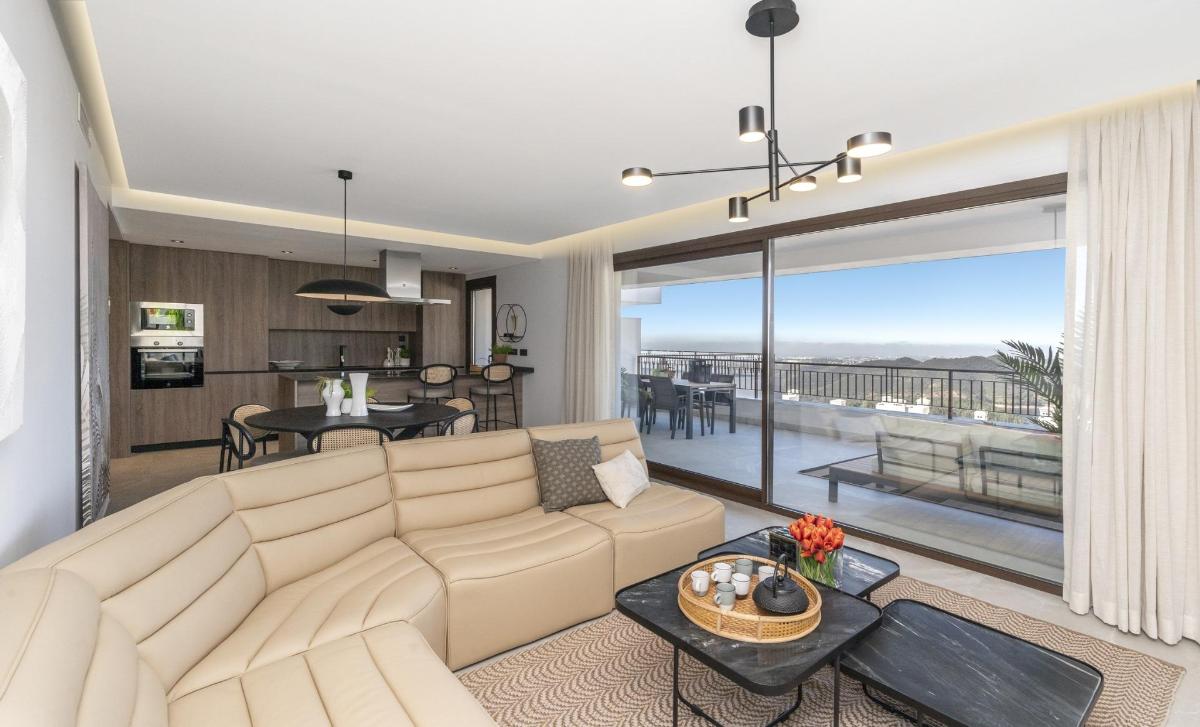 3 Bed, 2 Bath, ApartmentFor Sale, Istán, Costa del Sol