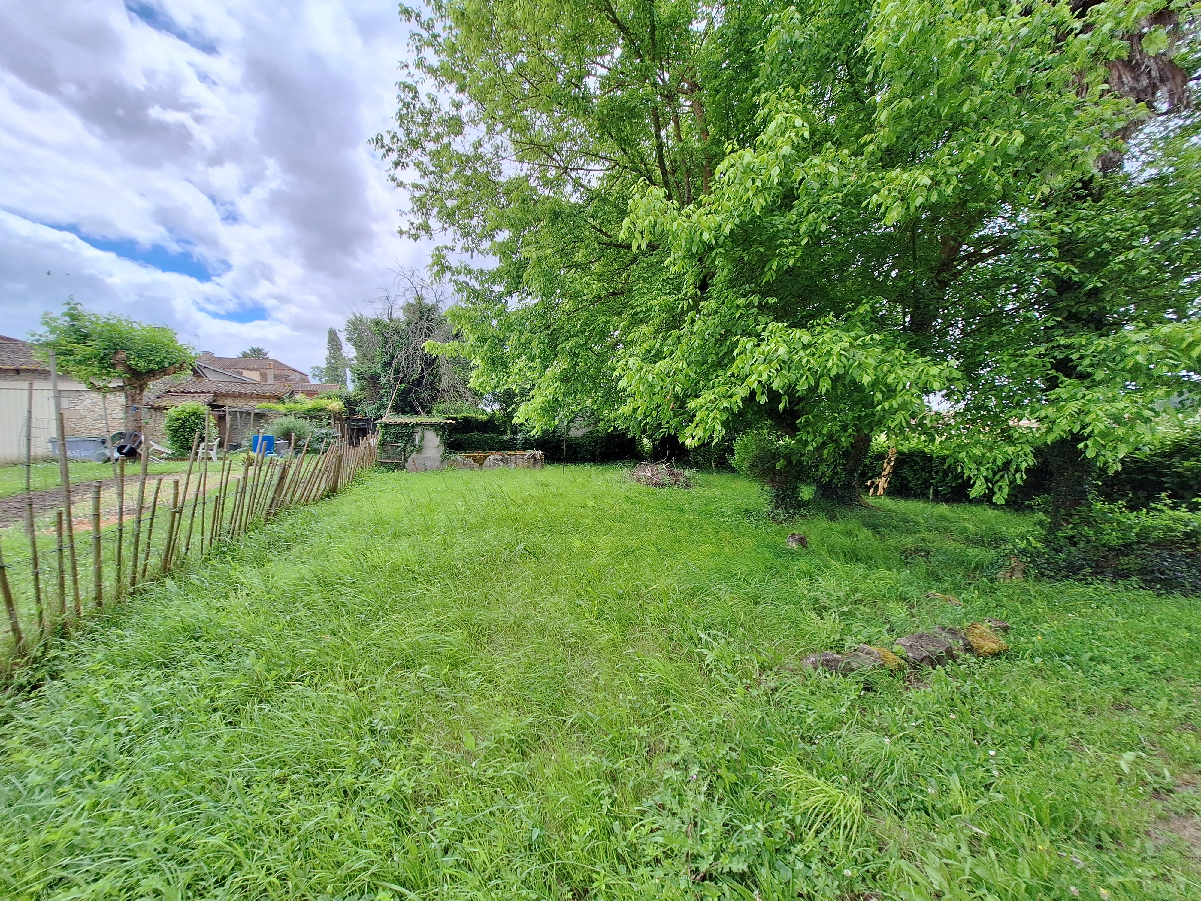 2 Bed, 1 Bath, HouseFor Sale, Castillonnes, Lot-et-Garonne, Aquitaine, 47330