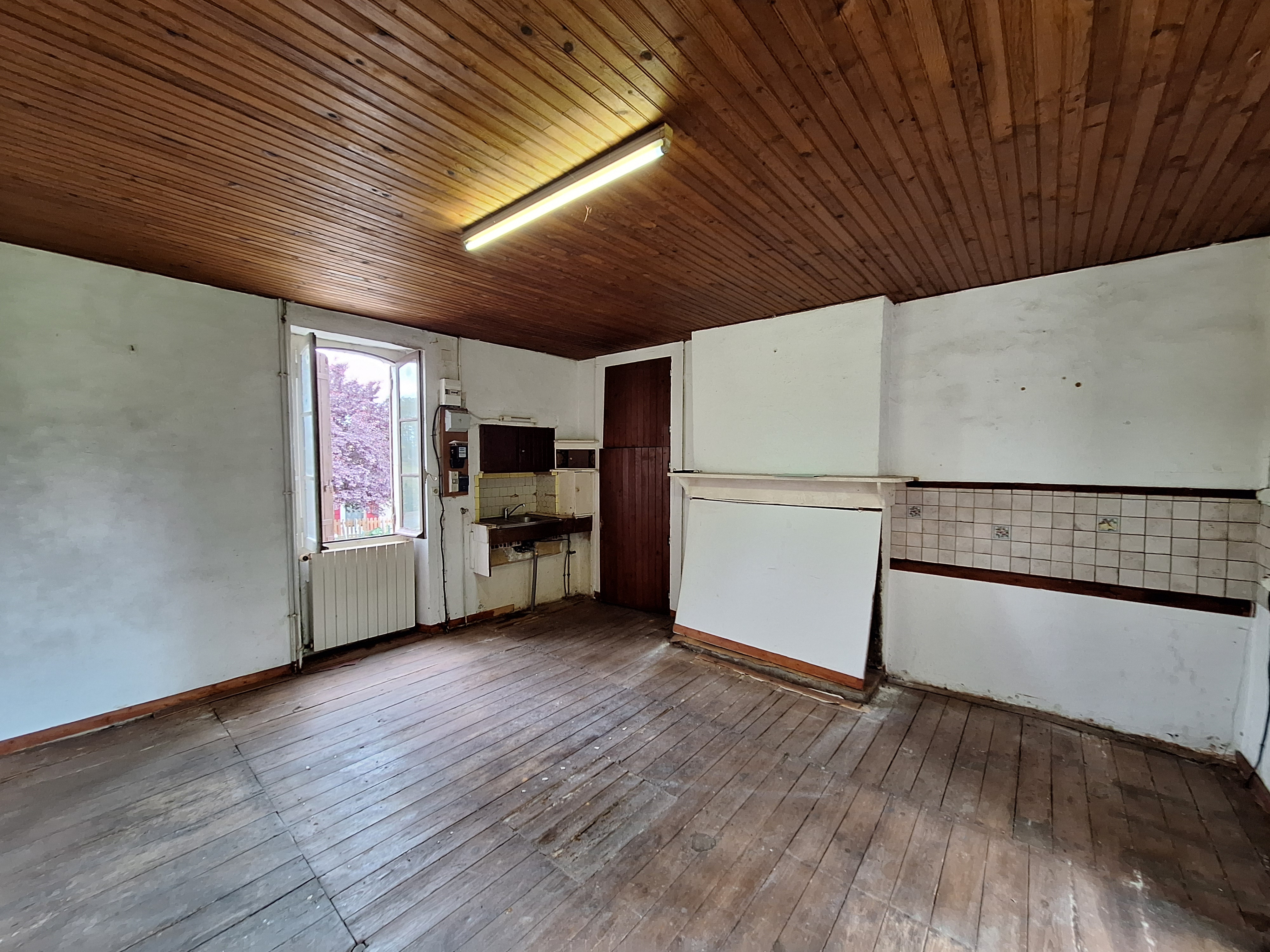 2 Bed, 1 Bath, HouseFor Sale, Castillonnes, Lot-et-Garonne, Aquitaine, 47330