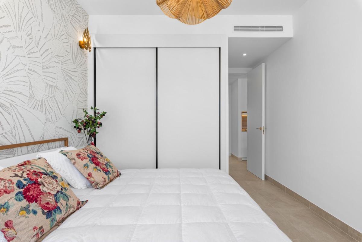 4 Bed, 2 Bath, ApartmentFor Sale, Benijofar, Alicante