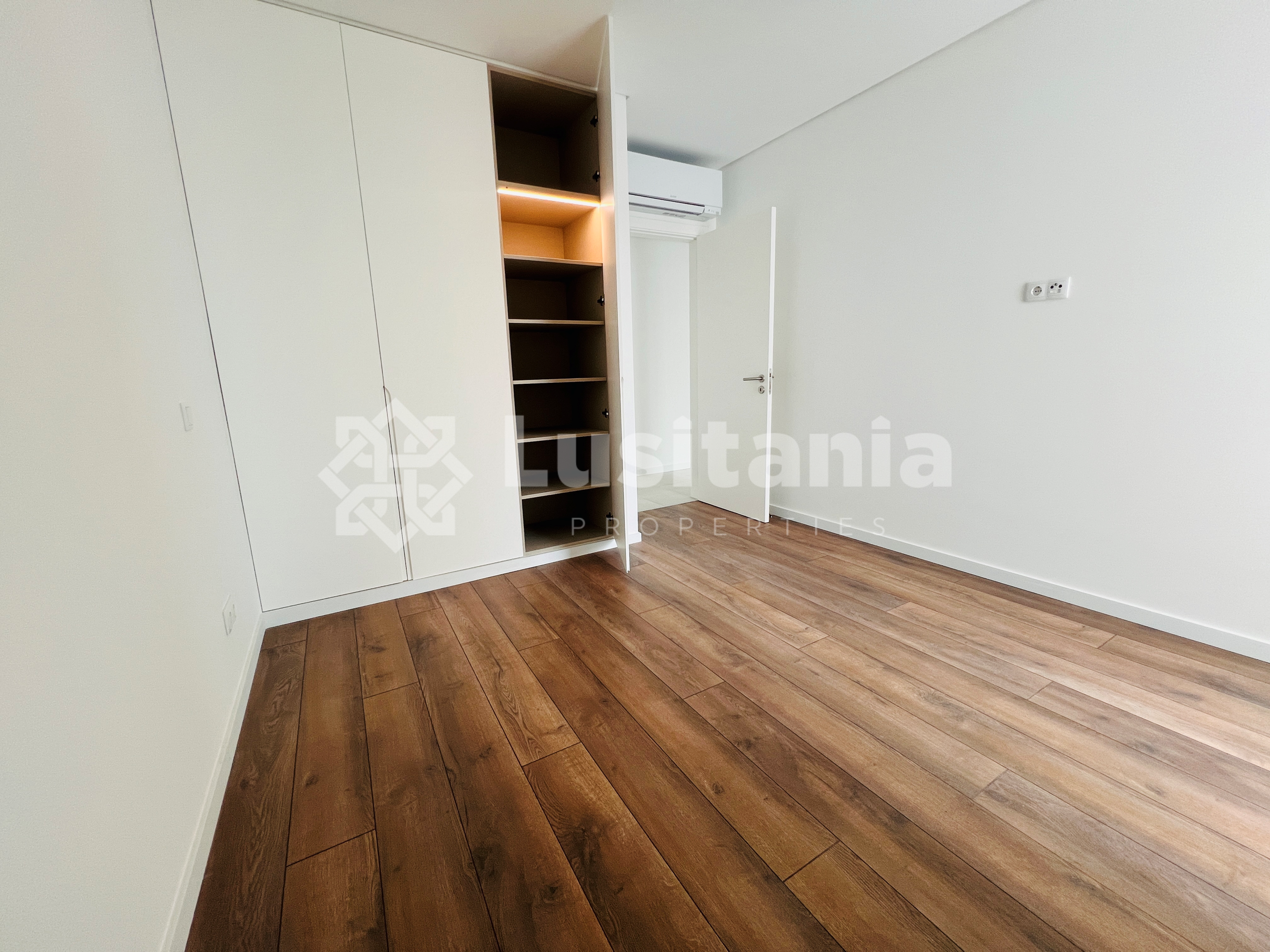 3 Bed, 2 Bath, ApartmentFor Sale, Vilamoura, Loulé, Faro, 8125-495