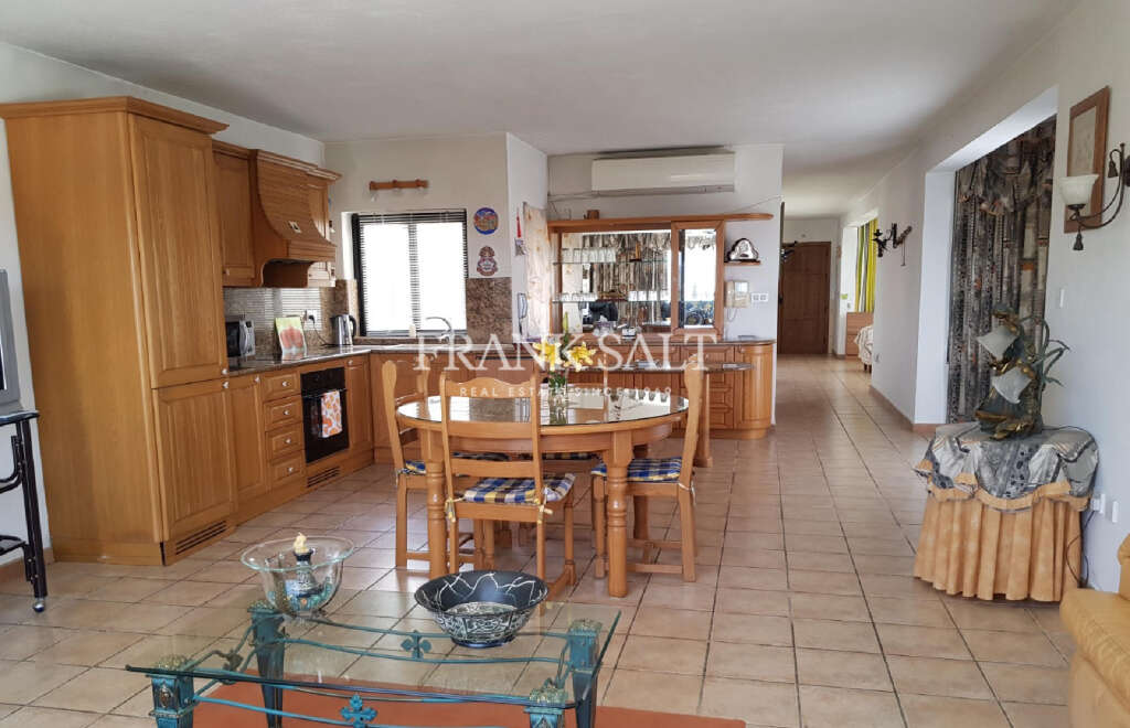 2 Bed, ApartmentFor Sale, Qawra, Malta