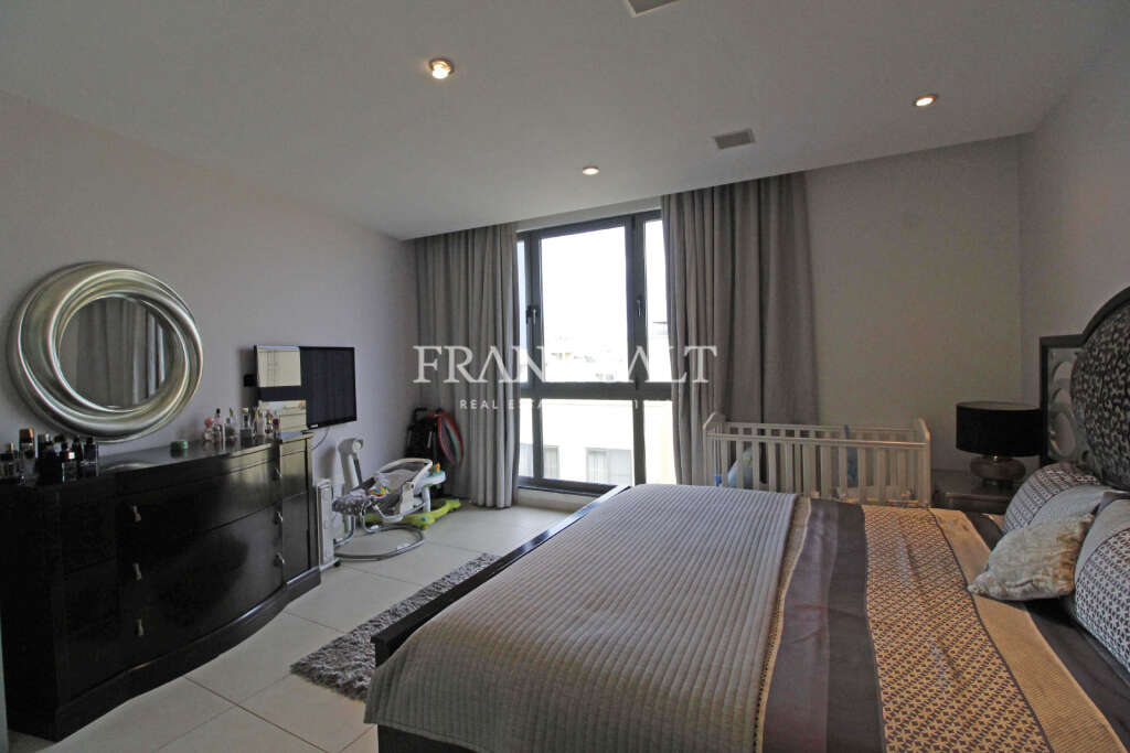 1 Bed, ApartmentFor Sale, Portomaso, Malta