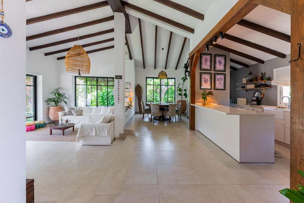 4 Bed, 6 Bath, HouseFor Sale, Estepona, Malaga