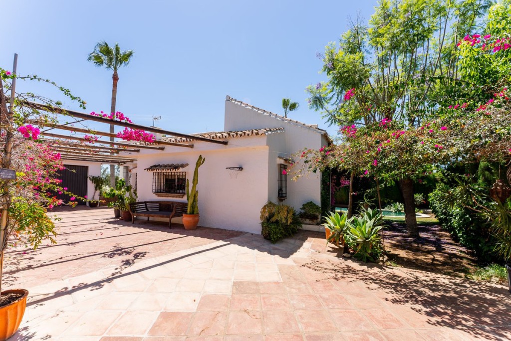 4 Bed, 6 Bath, HouseFor Sale, Estepona, Malaga