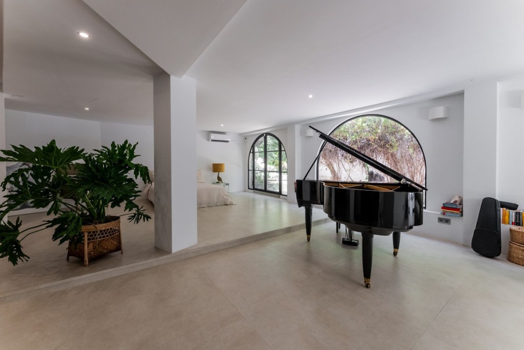 4 Bed, 6 Bath, HouseFor Sale, Estepona, Malaga