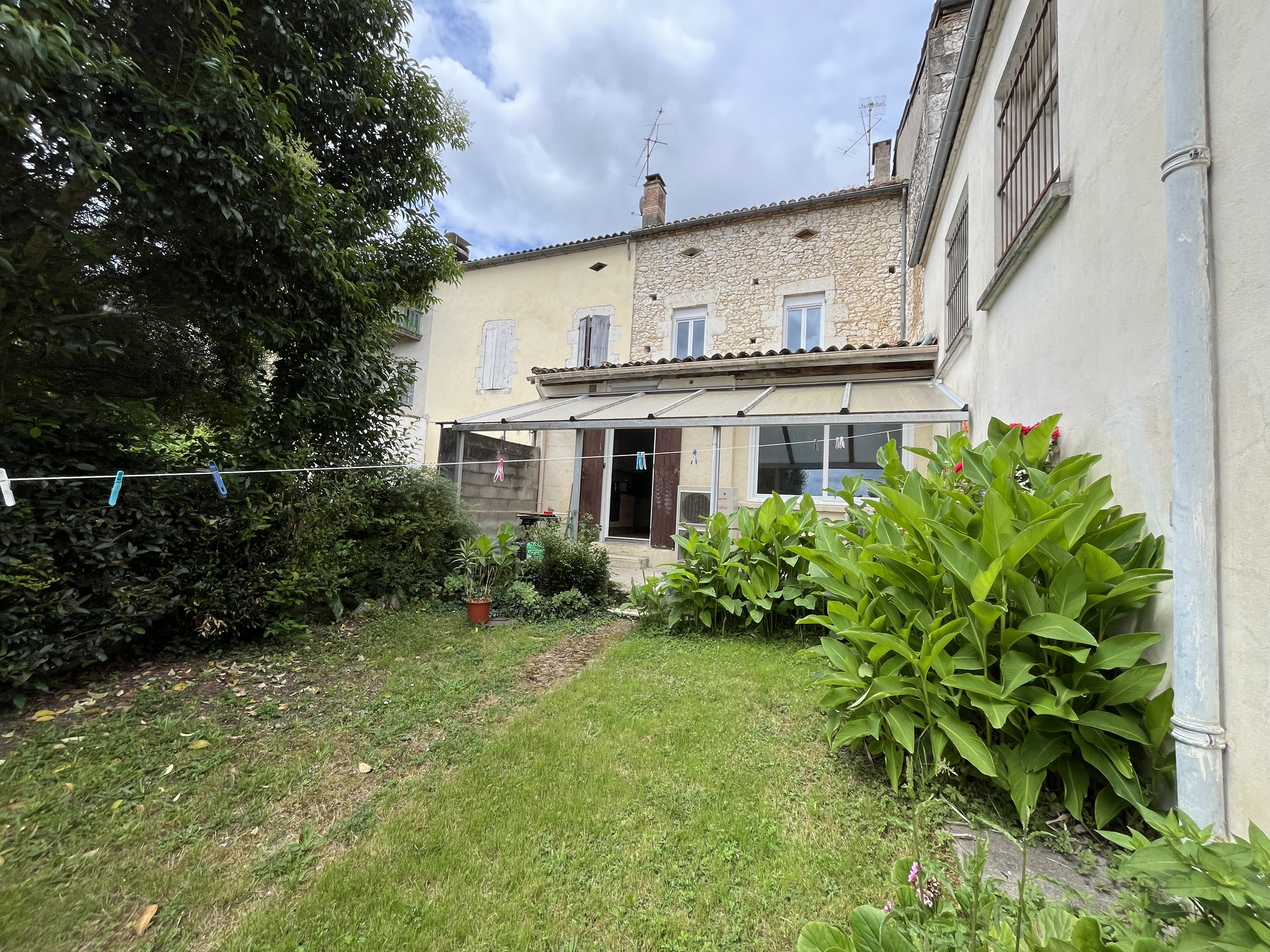 4 Bed, 1 Bath, HouseFor Sale, Castillonnes, Lot-et-Garonne, Aquitaine, 47330