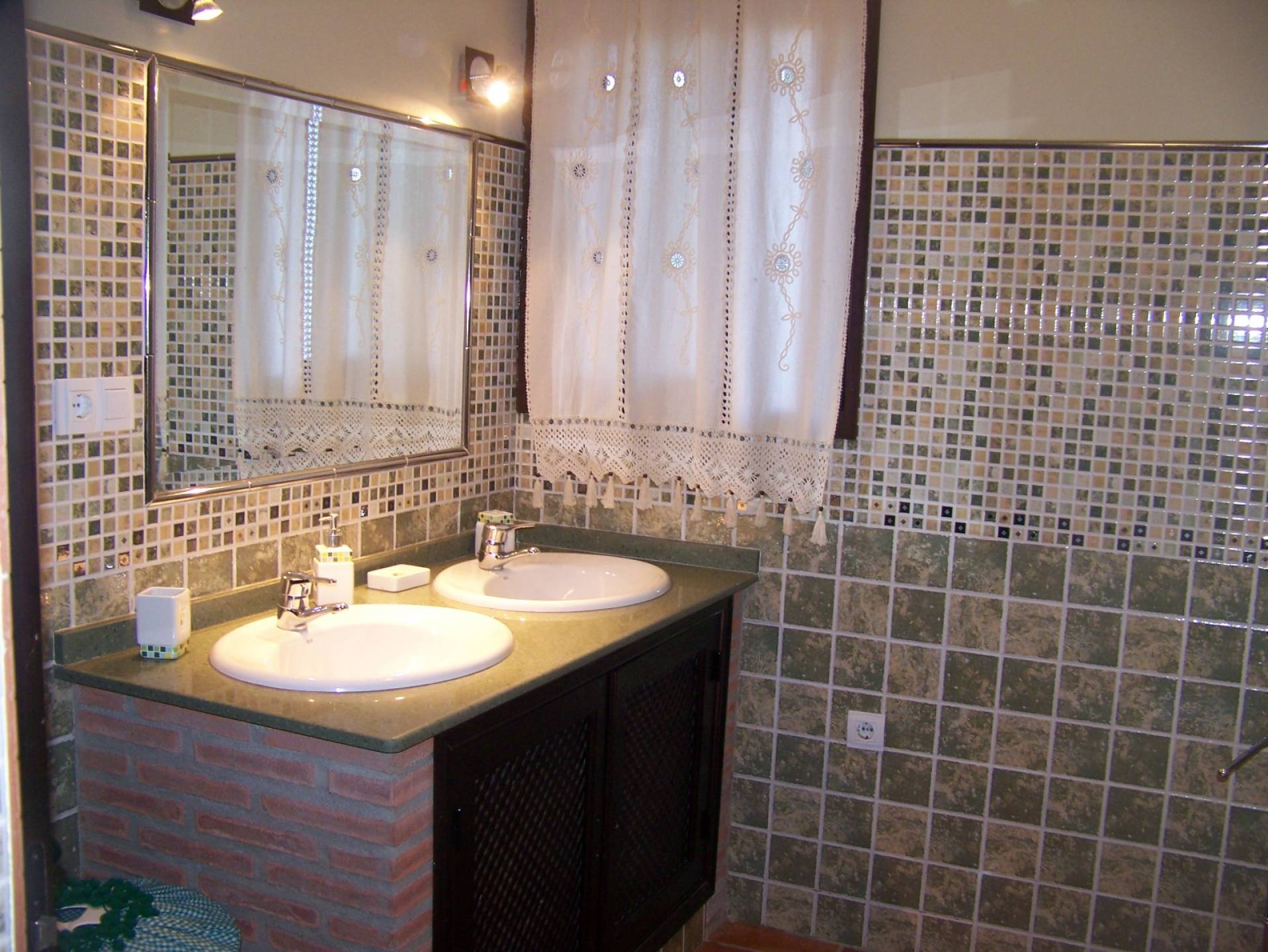 6 Bed, 2 Bath, HouseFor Sale, Arriate, Malaga, 29350