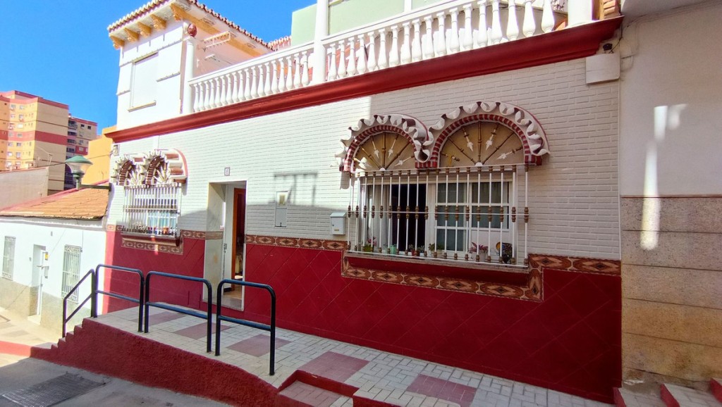 4 Bed, 2 Bath, HouseFor Sale, Malaga, Malaga