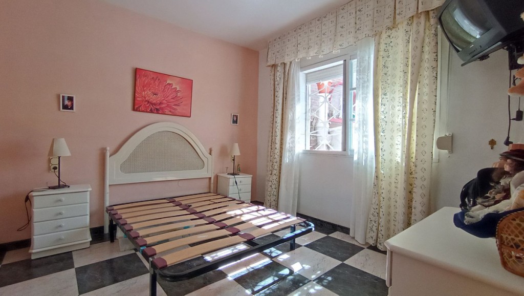 4 Bed, 2 Bath, HouseFor Sale, Malaga, Malaga
