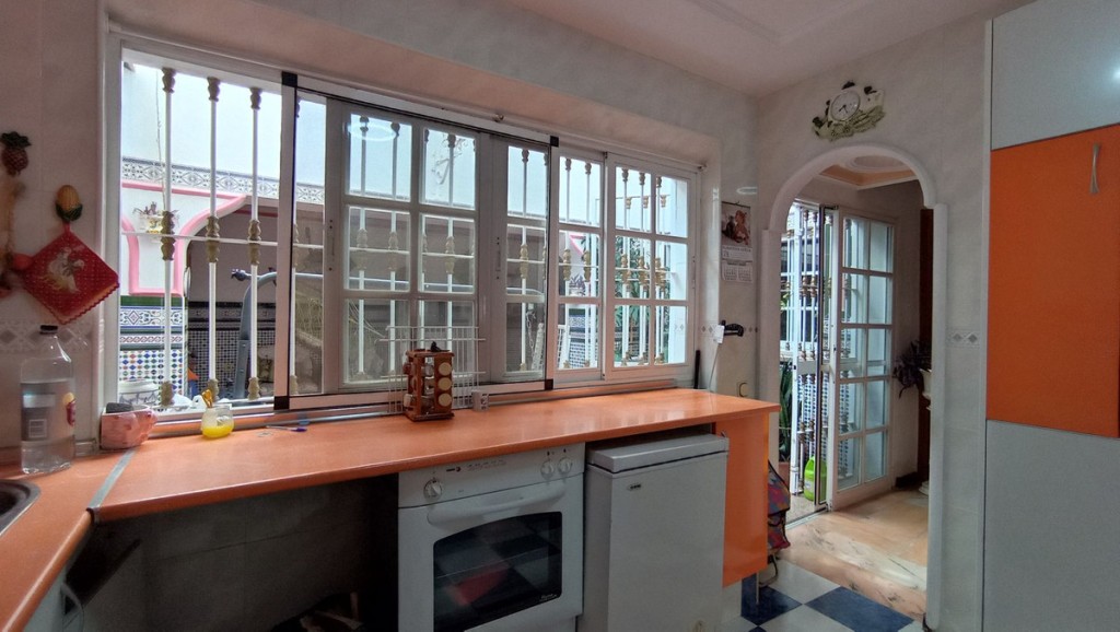 4 Bed, 2 Bath, HouseFor Sale, Malaga, Malaga