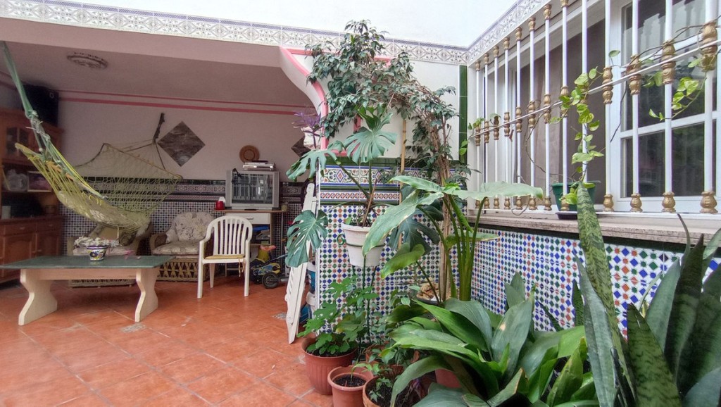 4 Bed, 2 Bath, HouseFor Sale, Malaga, Malaga