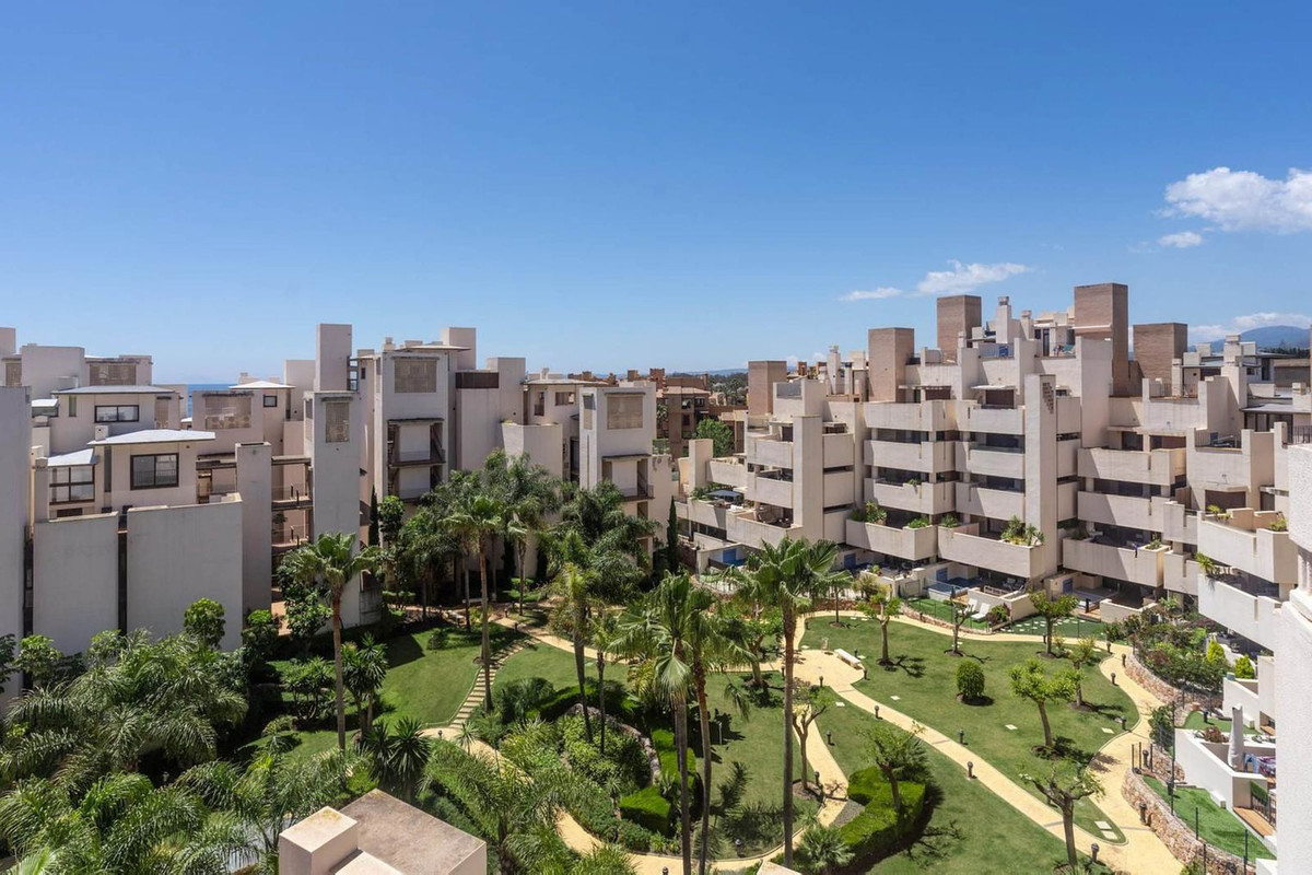 2 Bed, 2 Bath, ApartmentFor Sale, Estepona, Malaga