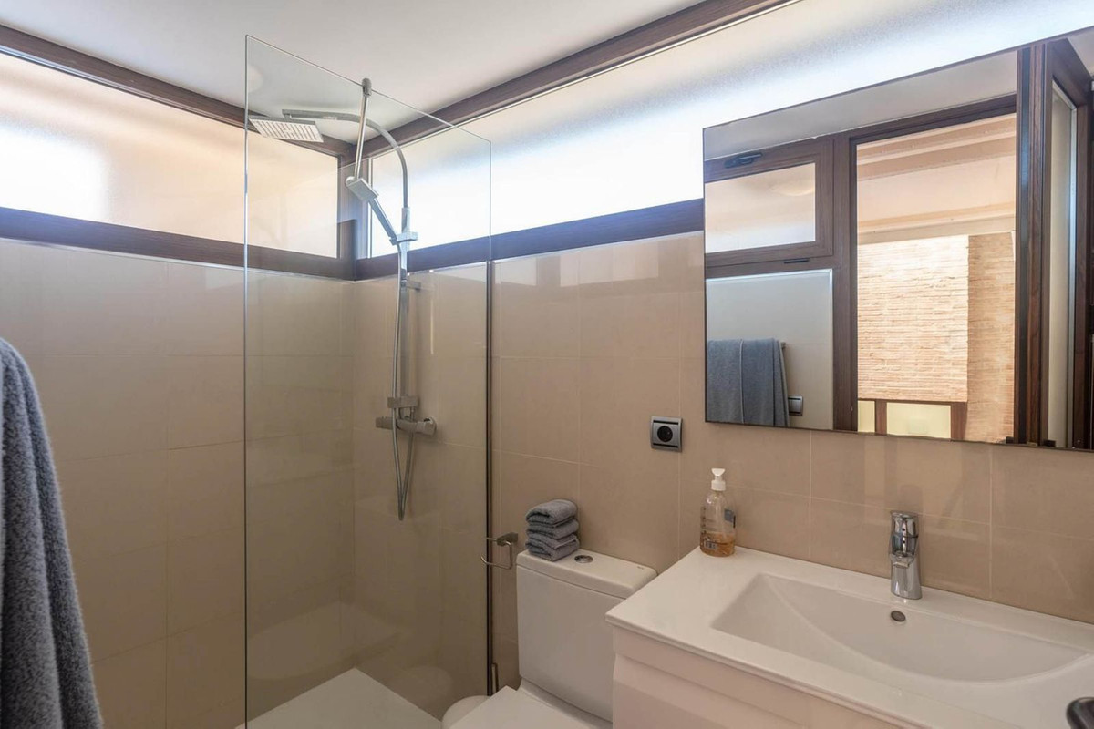 2 Bed, 2 Bath, ApartmentFor Sale, Estepona, Malaga